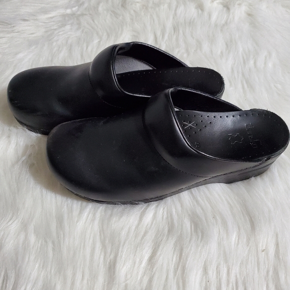 dansko 44